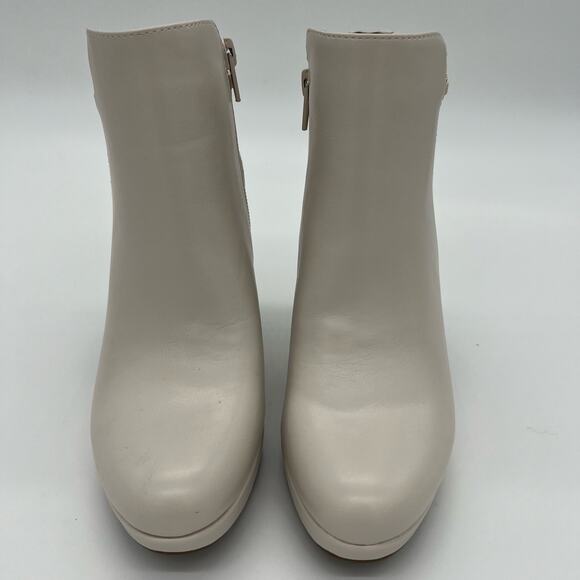 Naturalizer Berri Ankle Boot Womens Size 5 Cream Leather Gold Details Bootie - Picture 3 of 10